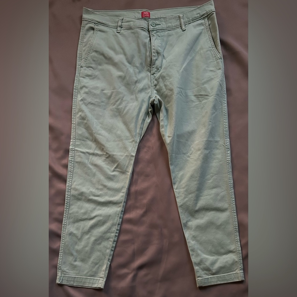 Levi's Men's Olive Chinos